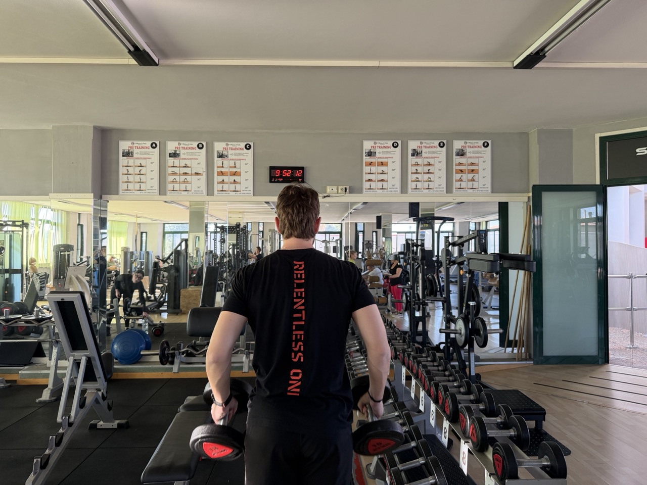 Allenamento nella sala pesi dell’Officina di Fidia